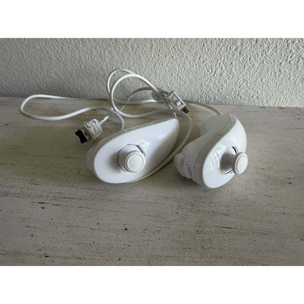 Official Authentic Nintendo‎ Brand Wii Nunchuck WHITE Original
